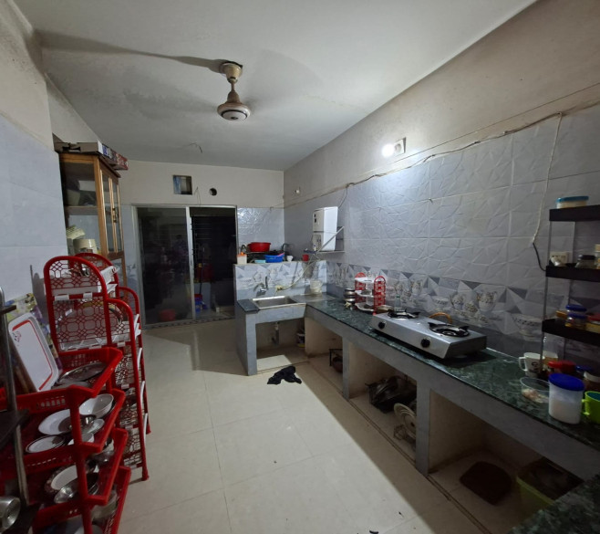 Short time used apartment for urgent sell