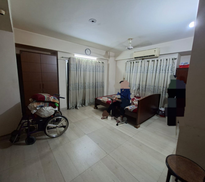 Short time used apartment for urgent sell