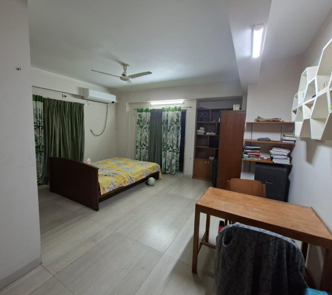 Short time used apartment for urgent sell