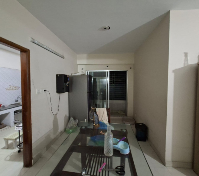 Short time used apartment for urgent sell